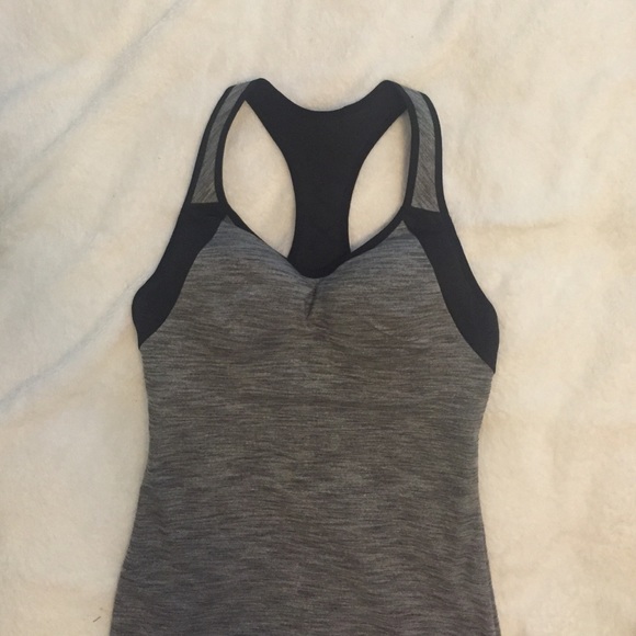 Workout top - Picture 2 of 2